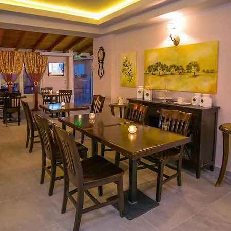 Thalassies 3* يميناريا