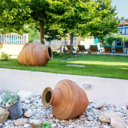 Thalassies فندق يميناريا