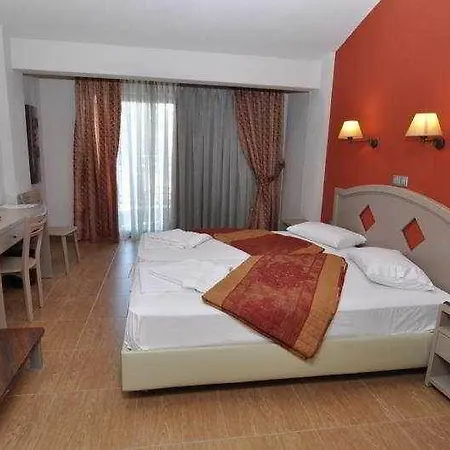 Thalassies 3* يميناريا